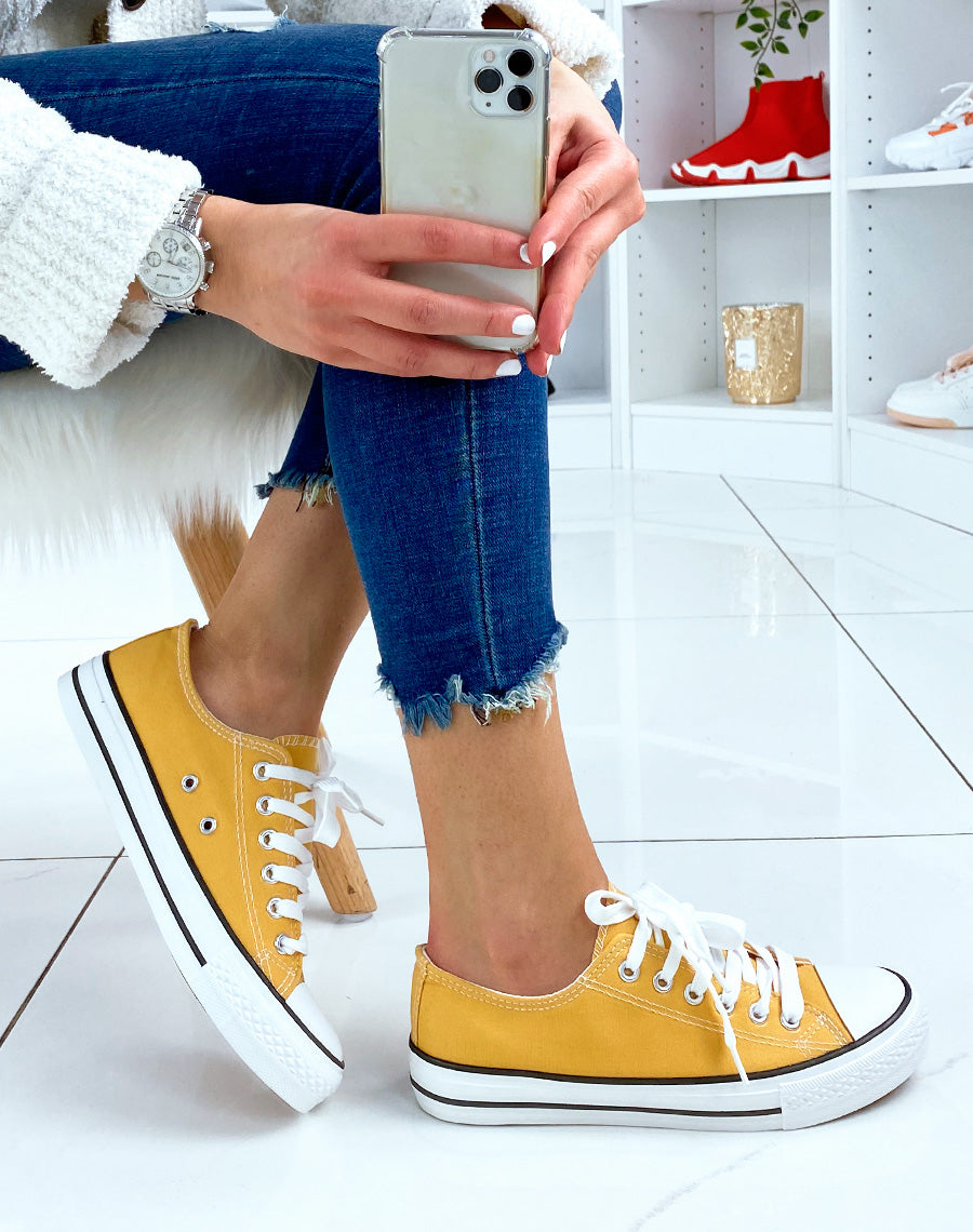 Baskets basses en toile à lacet jaune