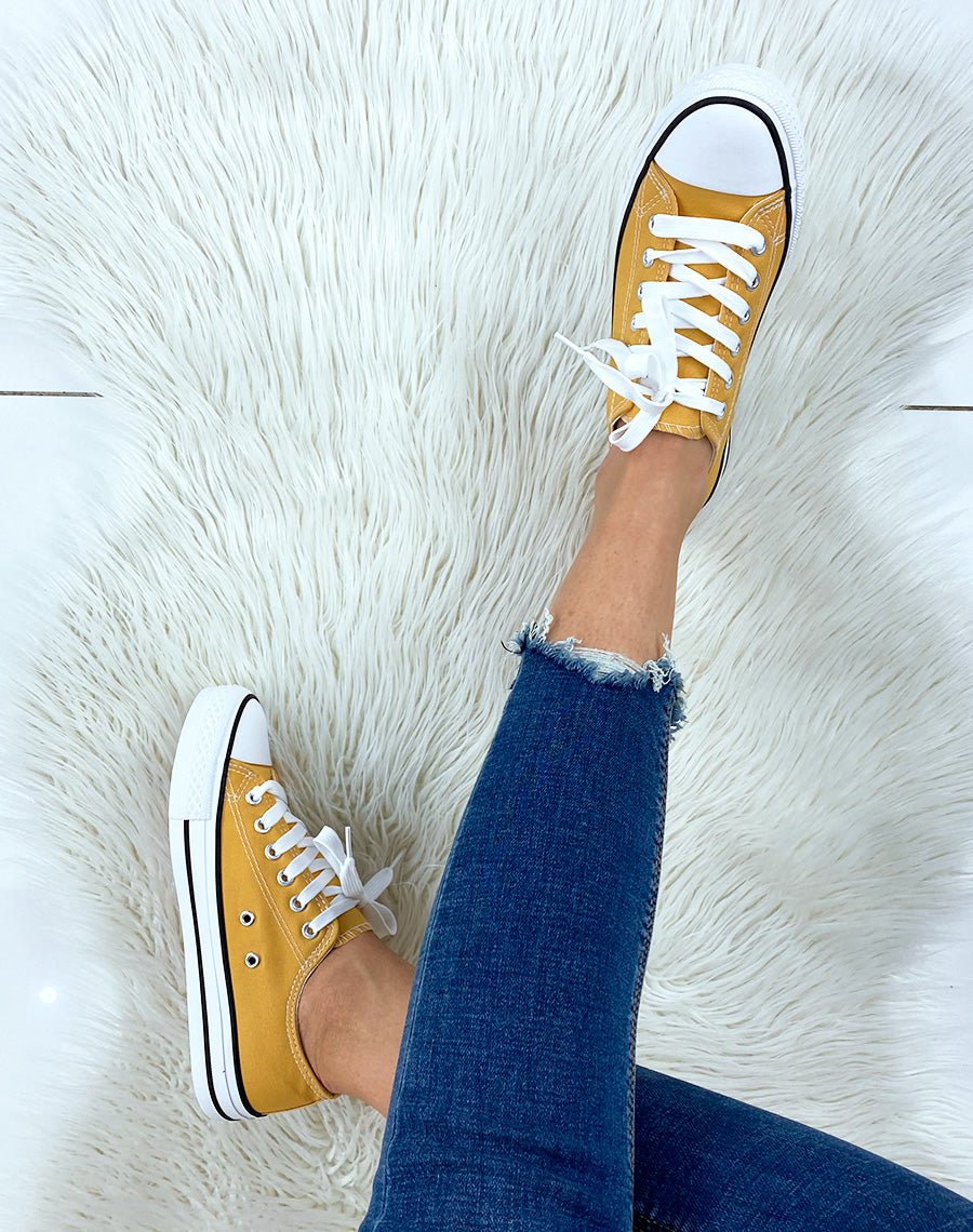 Baskets basses en toile à lacet jaune