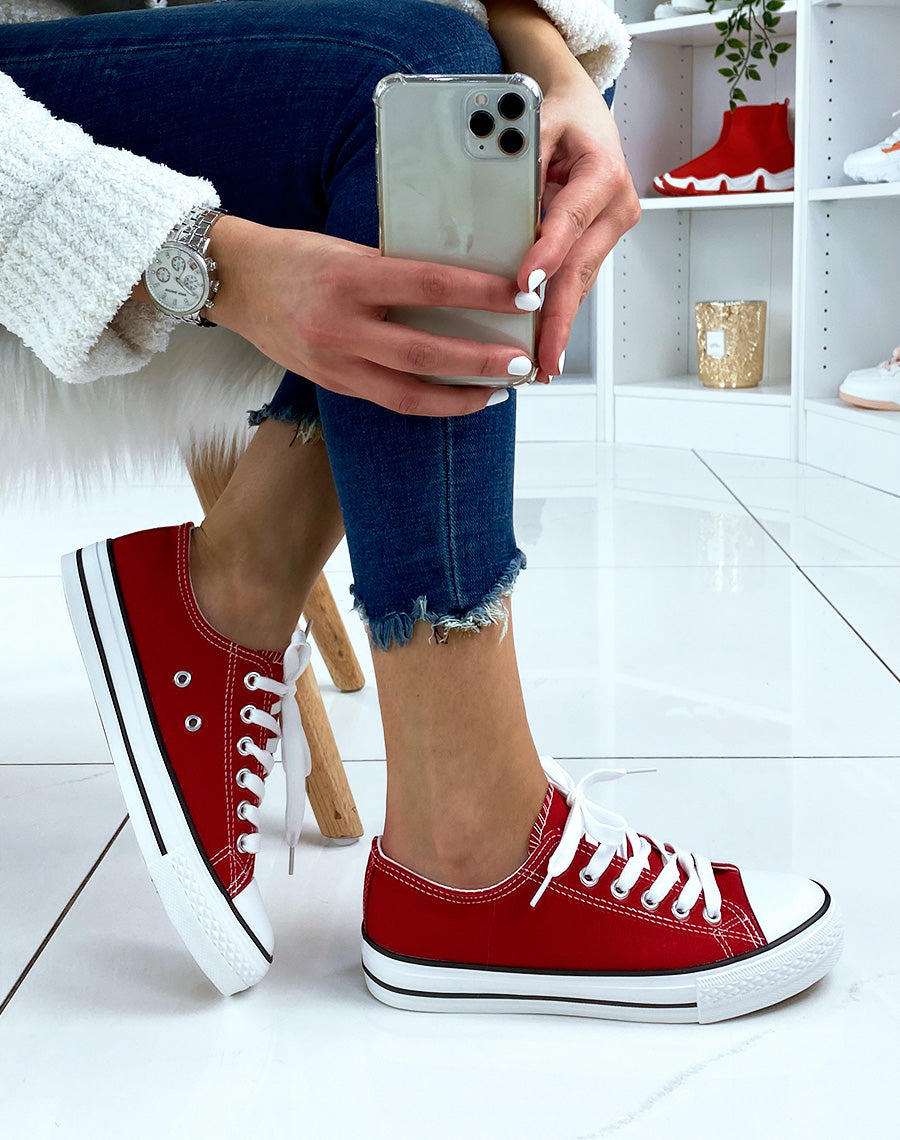 Baskets basses en toile à lacet rouges