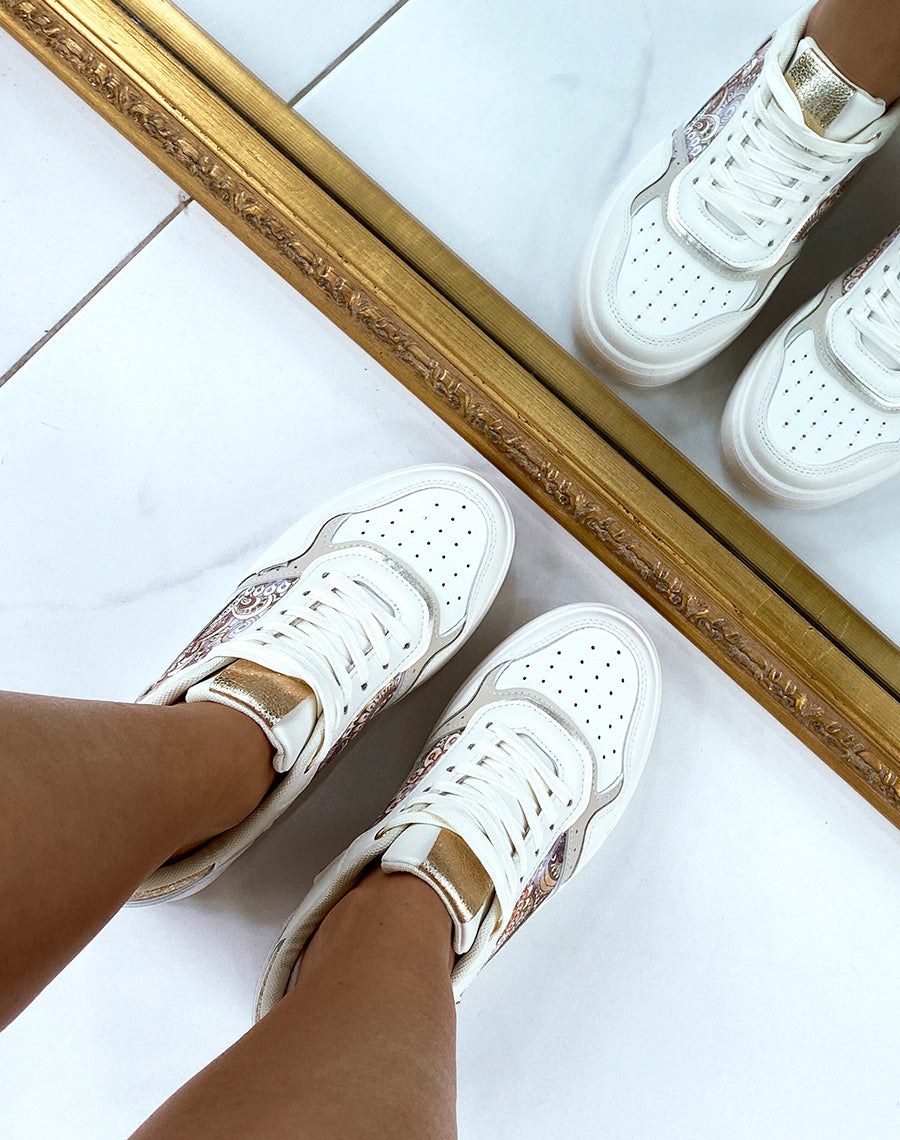 Baskets beige avec empiècement imprimé et taupe
