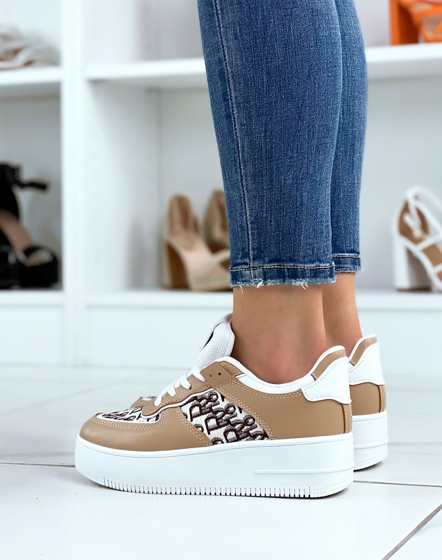 Baskets beige foncé à imprimés marrons