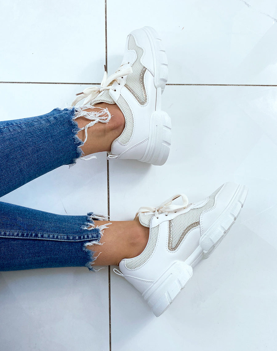 Baskets beiges bi-matières à empiècements dorés