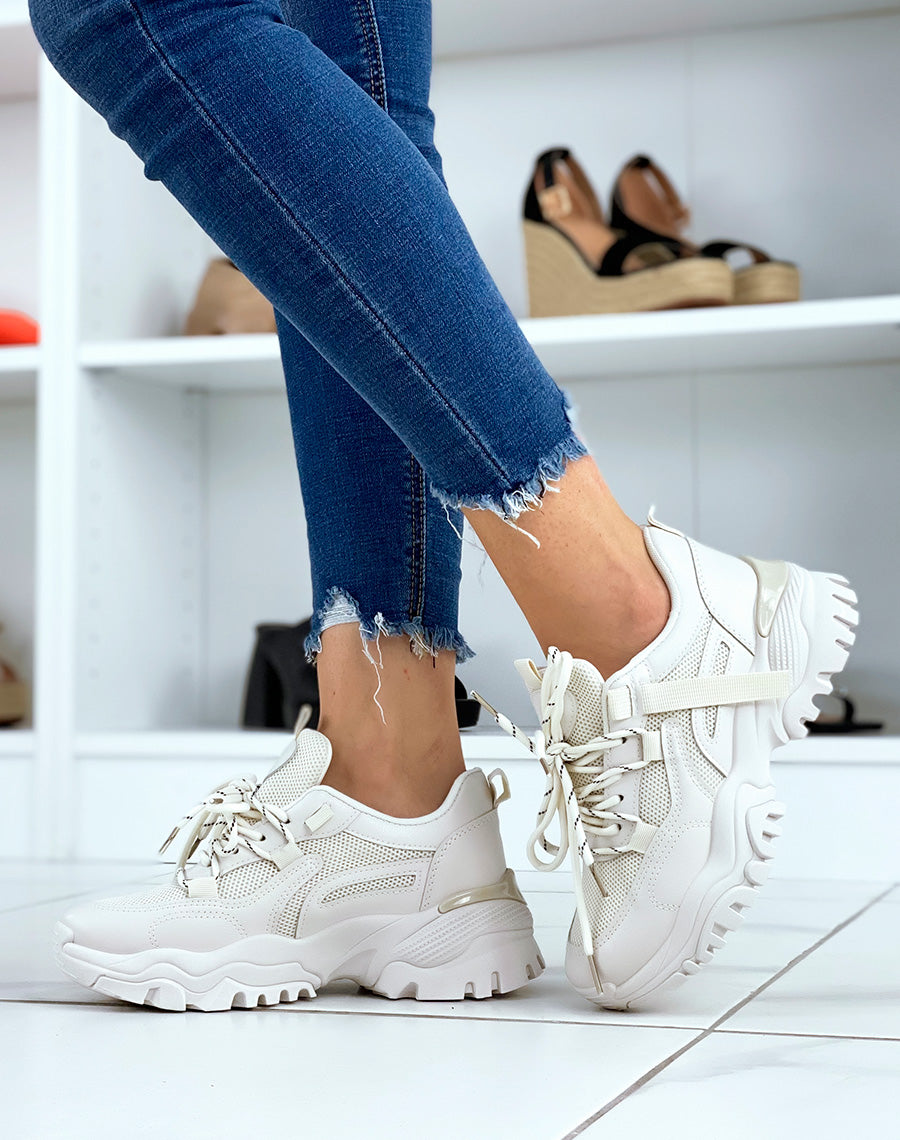 Baskets beiges à double lacets et semelle épaisse