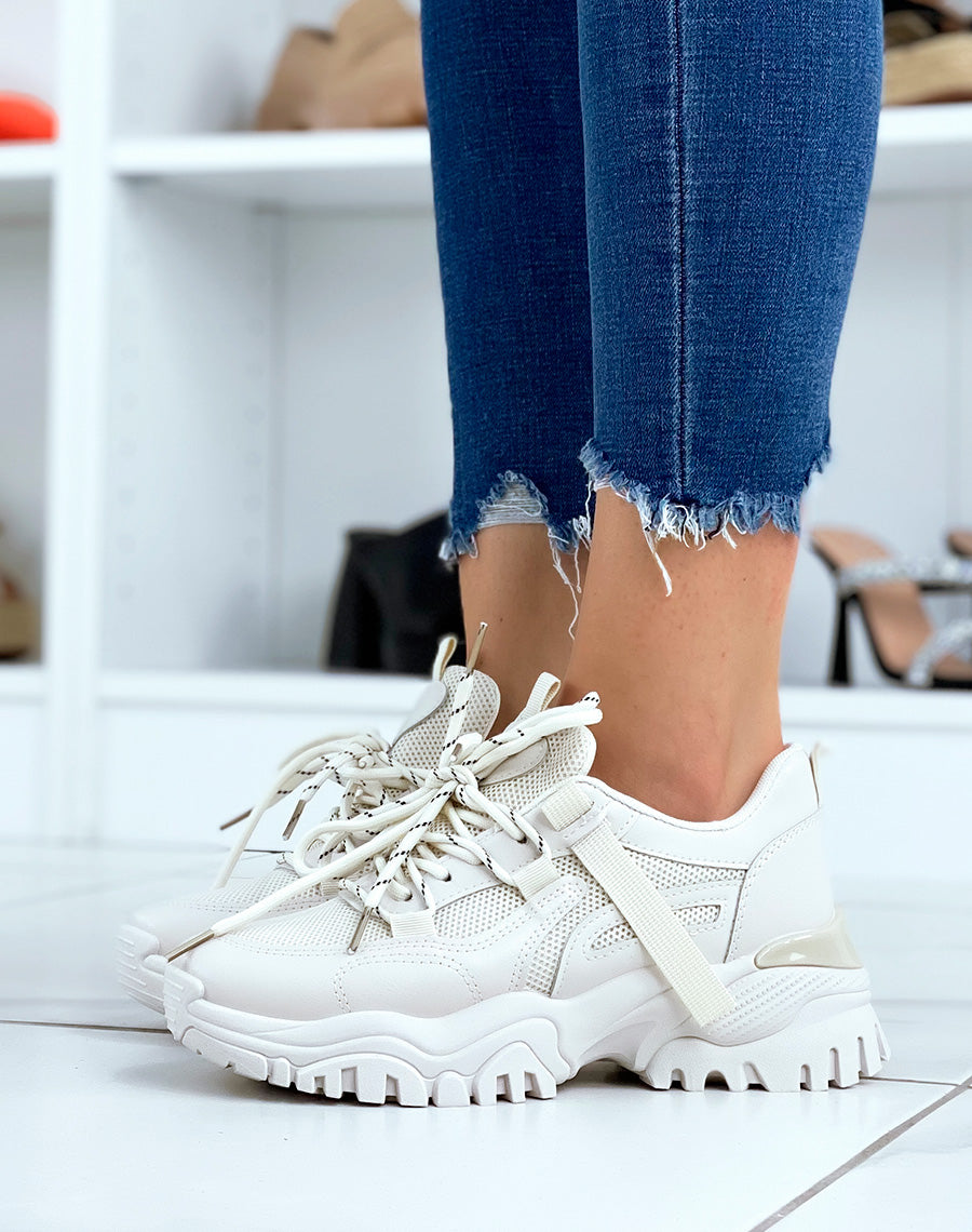 Baskets beiges à double lacets et semelle épaisse