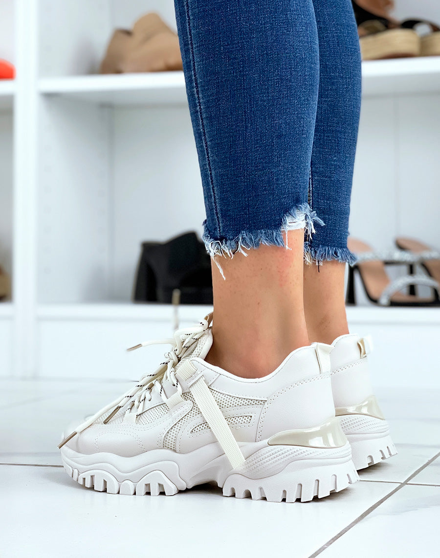 Baskets beiges à double lacets et semelle épaisse