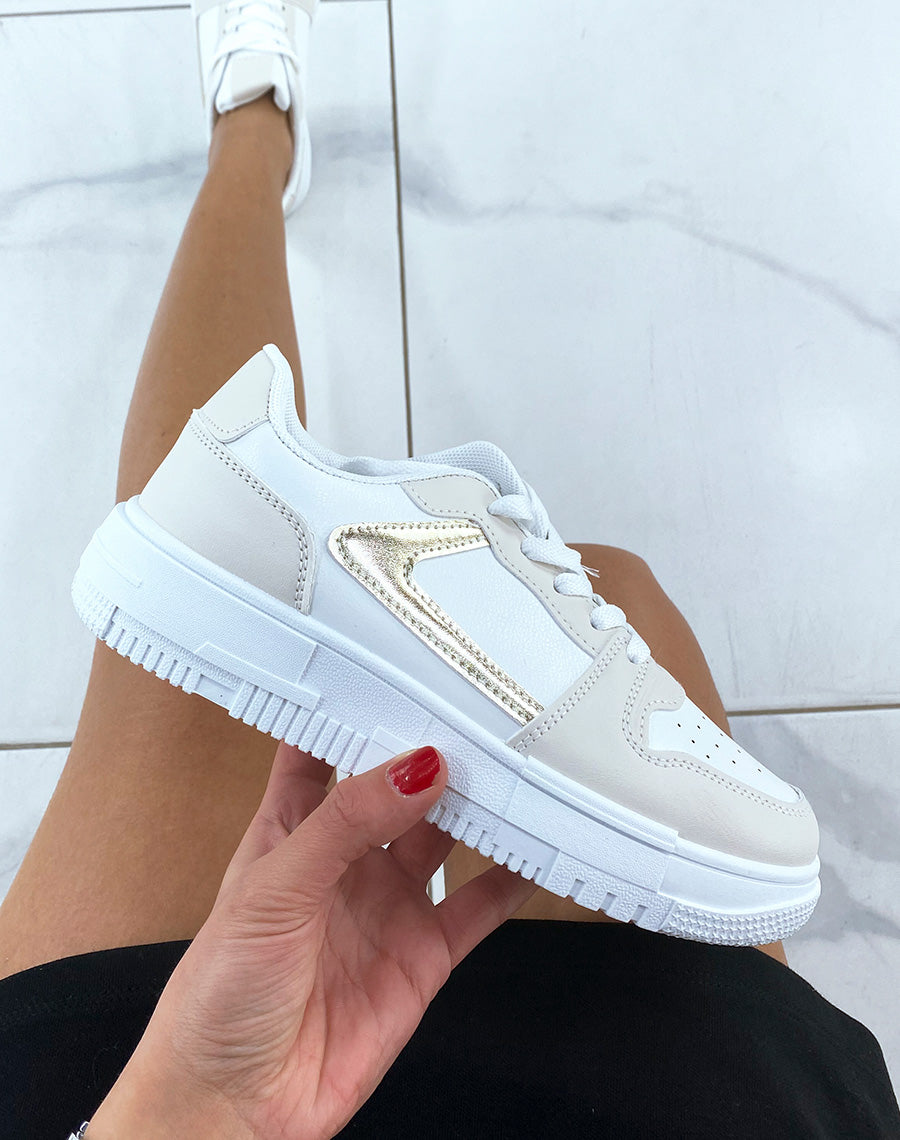 Baskets beiges à empiècement doré