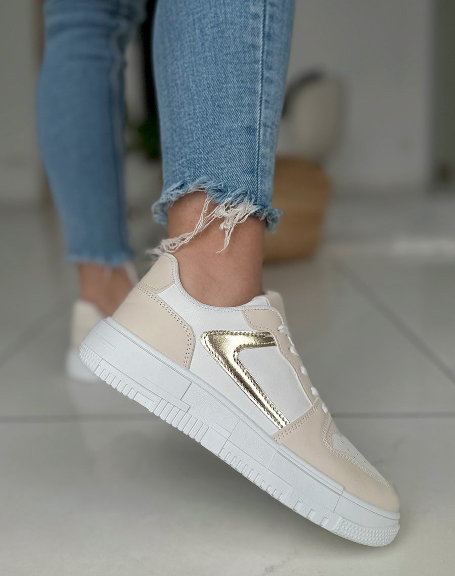 Baskets beiges à empiècement doré