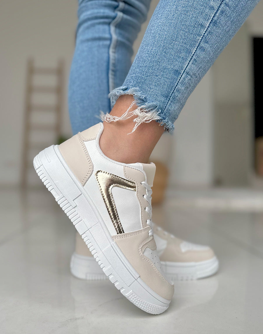 Baskets beiges à empiècement doré