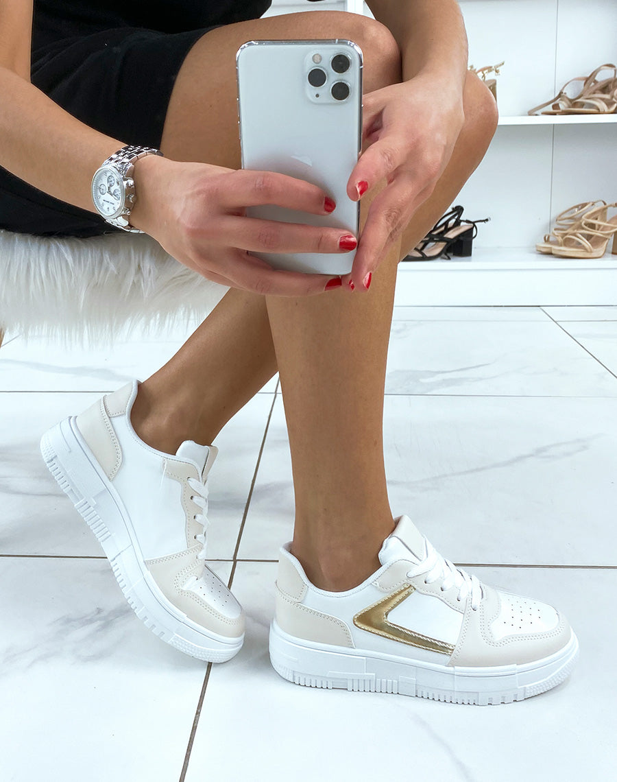 Baskets beiges à empiècement doré