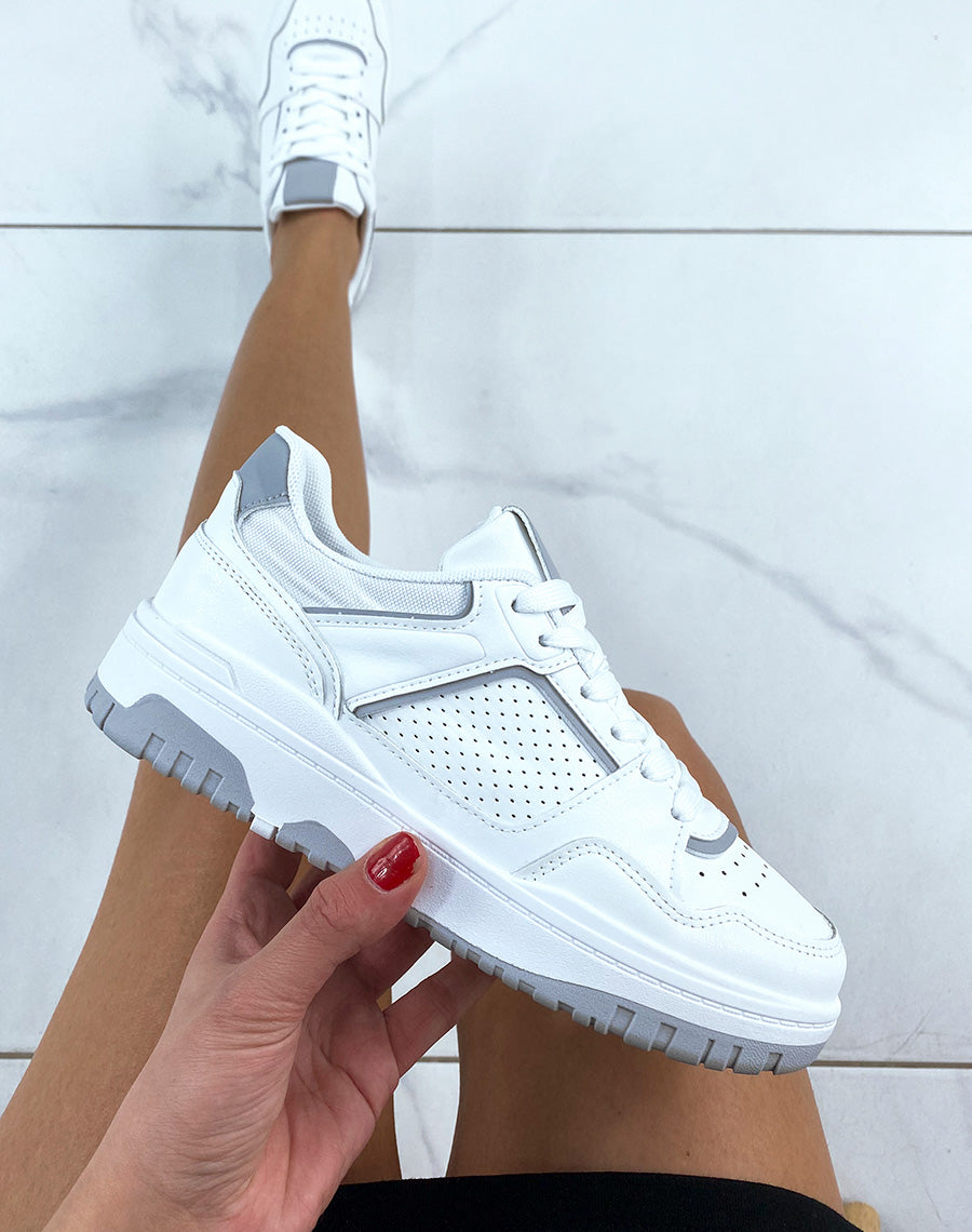 Baskets beiges à empiècements gris