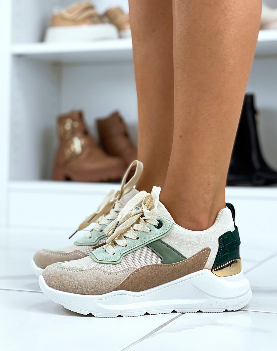Baskets beiges et aux détails verts