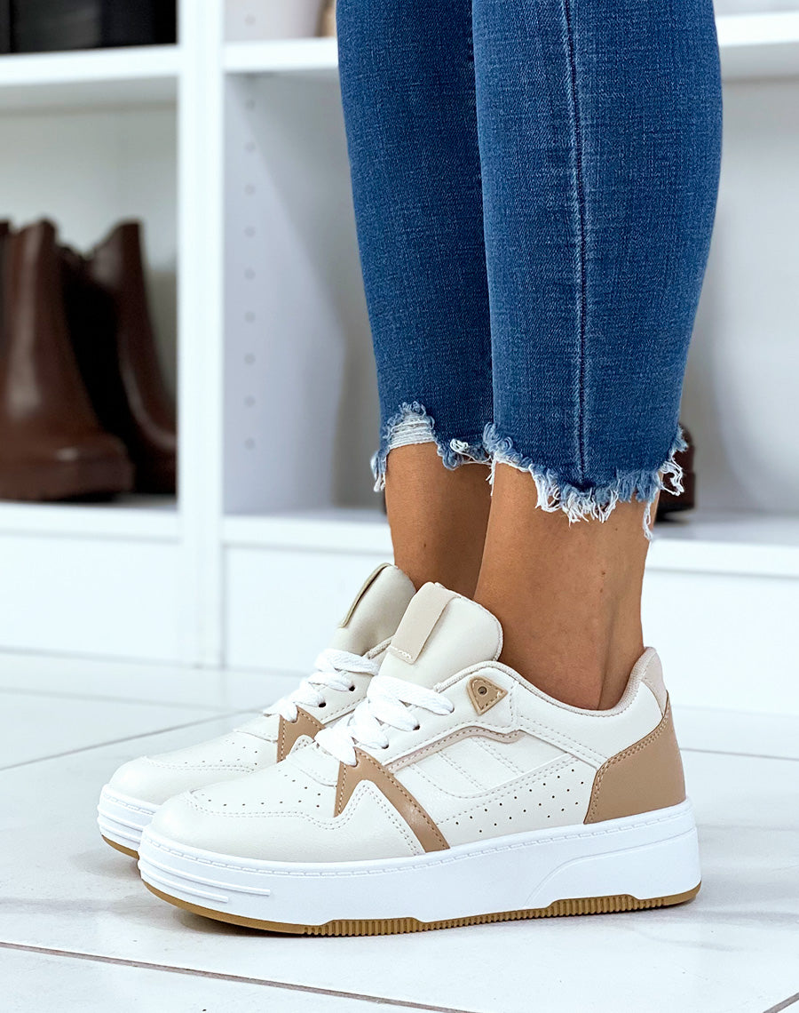 Baskets beiges et camel à plateforme