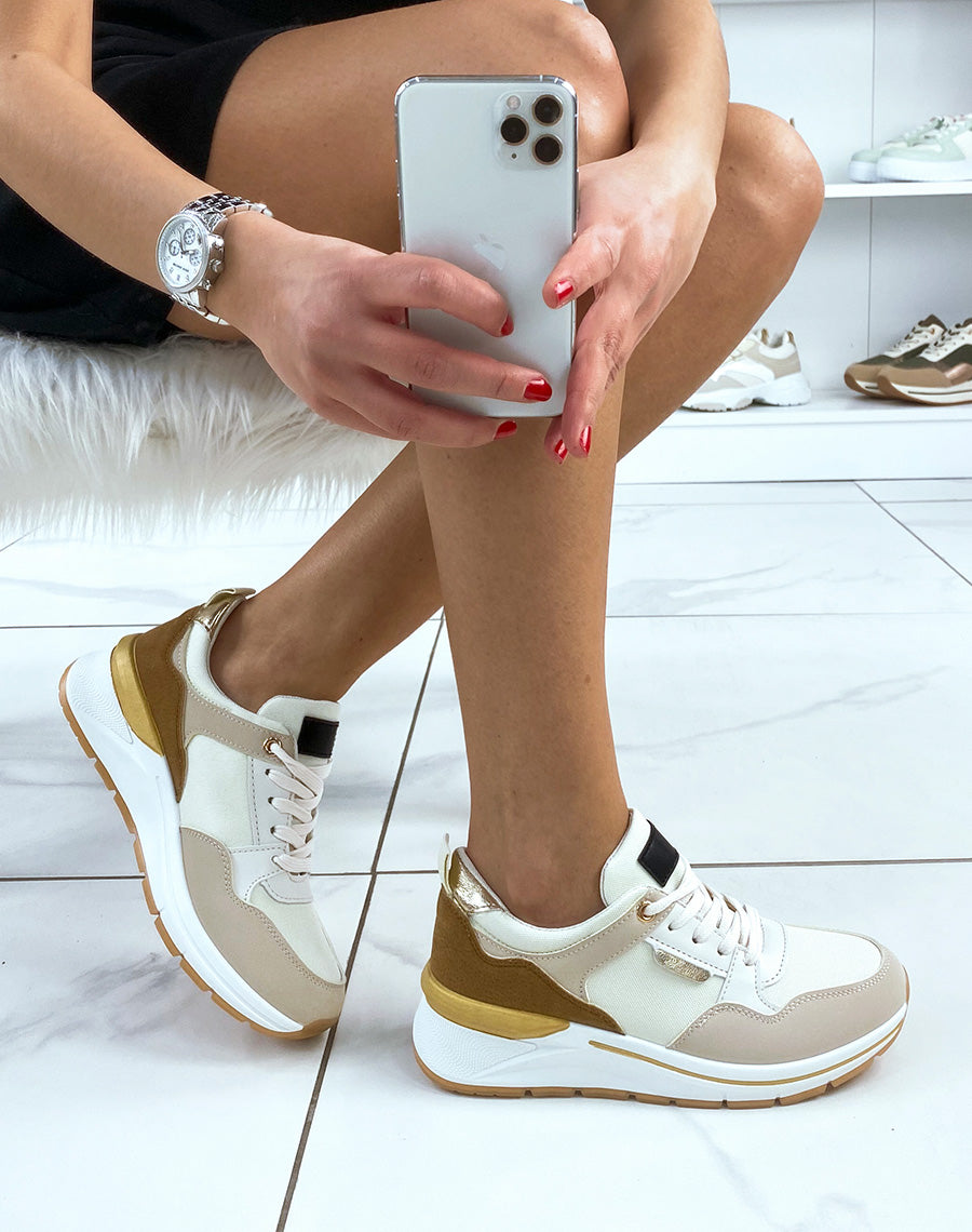 Baskets beiges et marrons à multiples empiècements