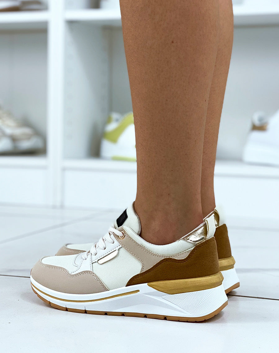 Baskets beiges et marrons à multiples empiècements