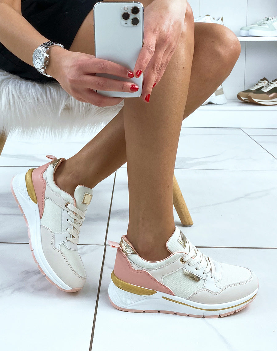 Baskets beiges et roses à multiples empiècements