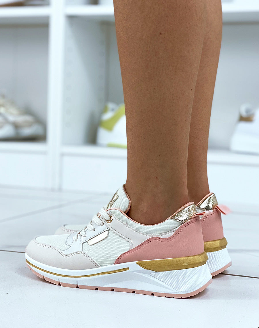 Baskets beiges et roses à multiples empiècements