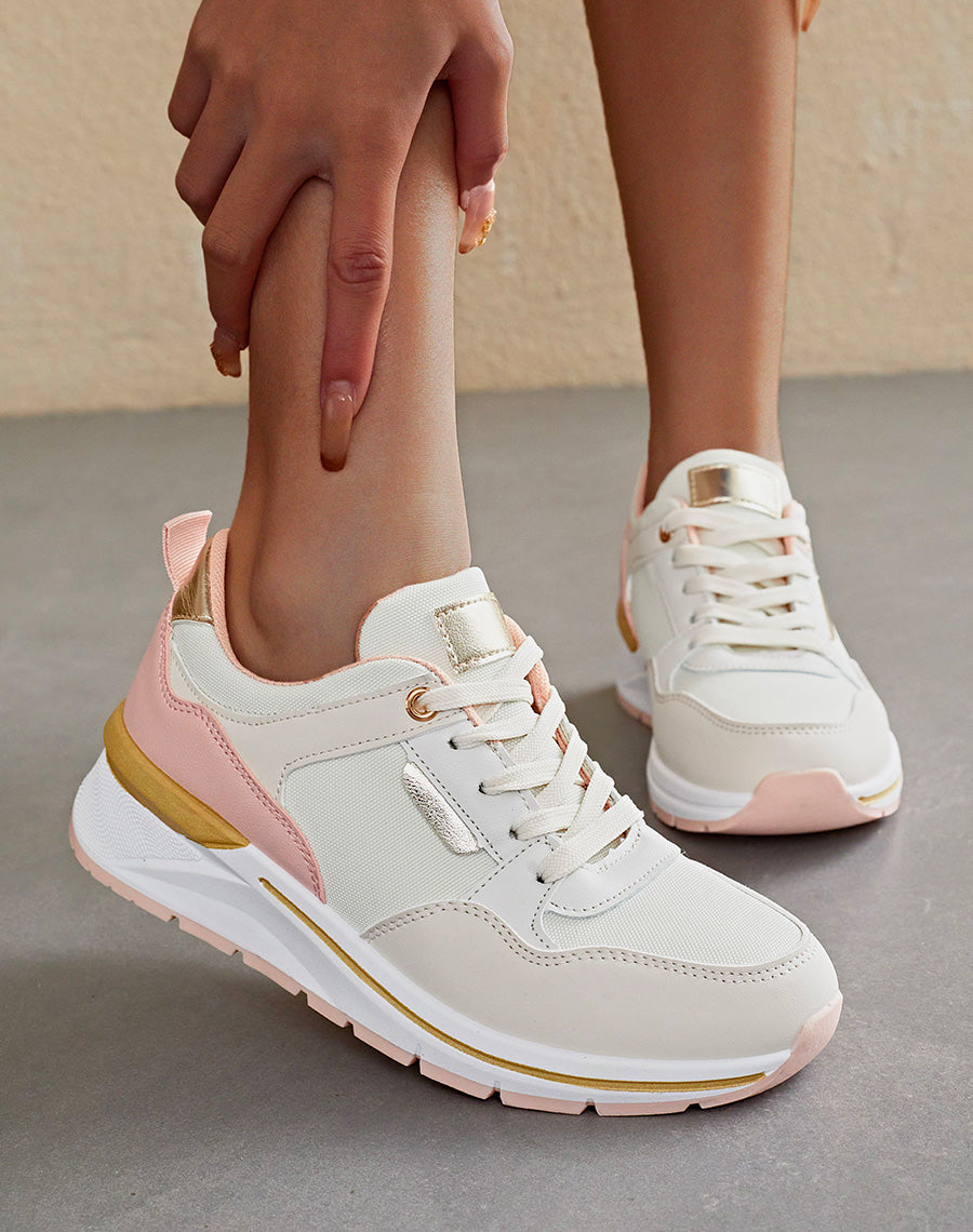 Baskets beiges et roses à multiples empiècements