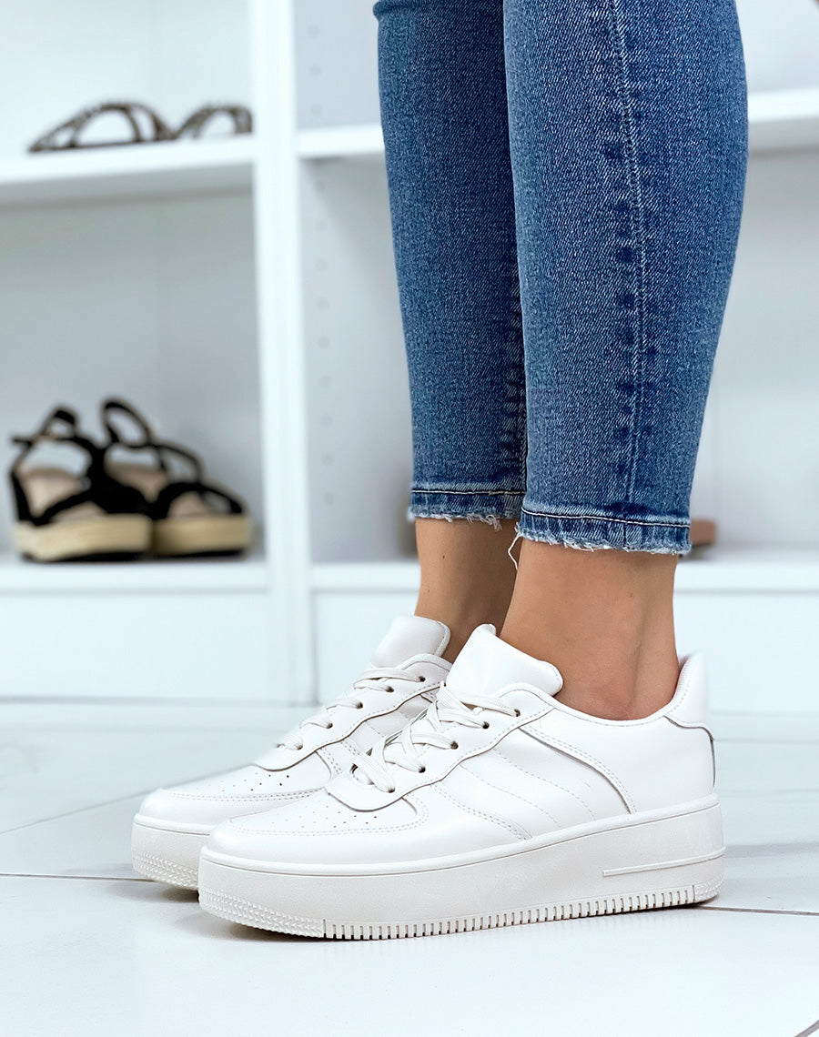 Baskets beiges à grosse plateforme