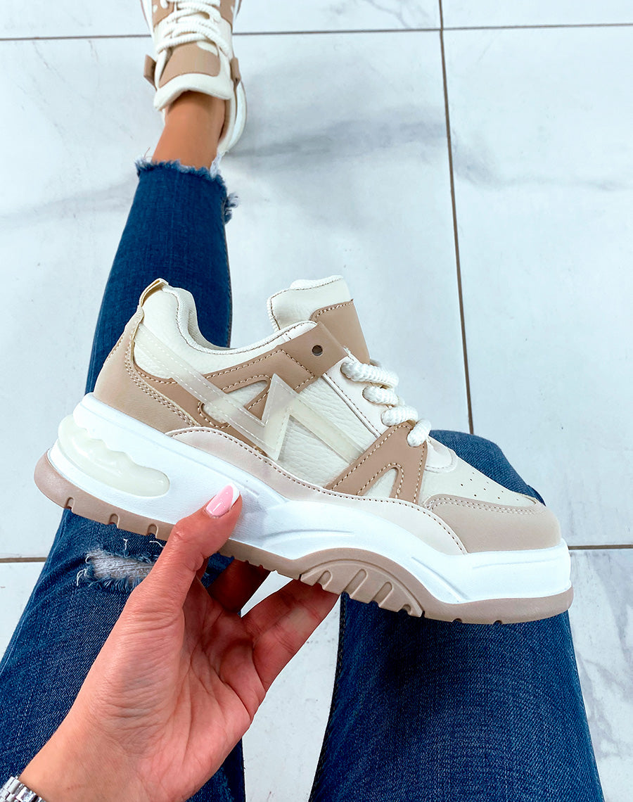 BASKETS BI-COULEUR BEIGE ET BLANC ? MOTIF ET ? LACETS EFFET CORDE