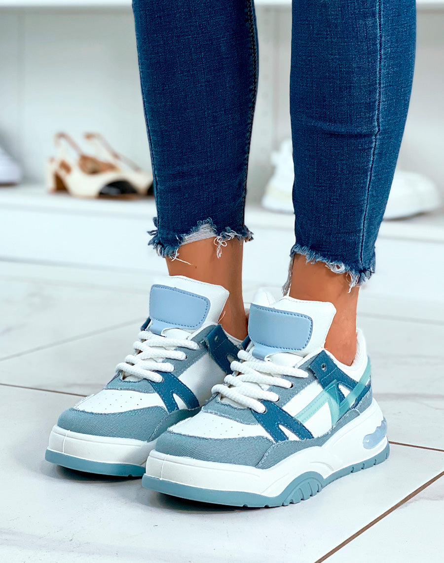 BASKETS BI-COULEUR JEANS ET BLANCHES ? MOTIF ET ? LACETS EFFET CORDE