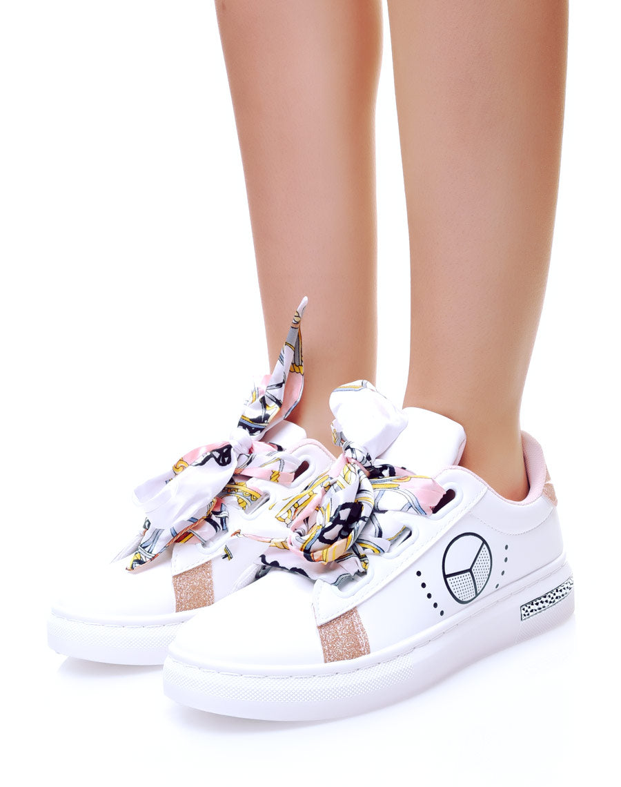 Baskets bicolores blanches et roses