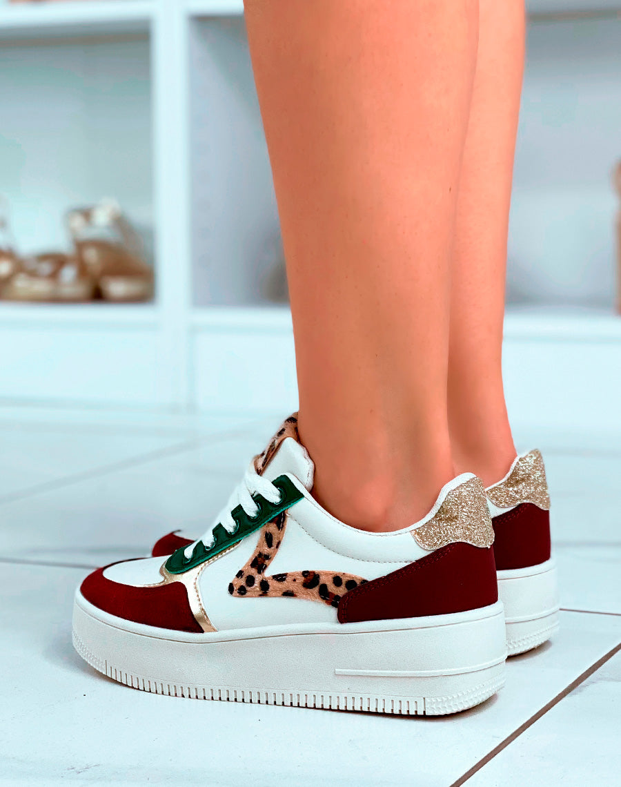 Baskets blanches aux empiècements tricolores et détails léopard