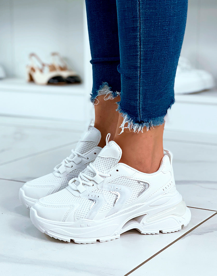 Baskets blanches aux multiples détails originaux