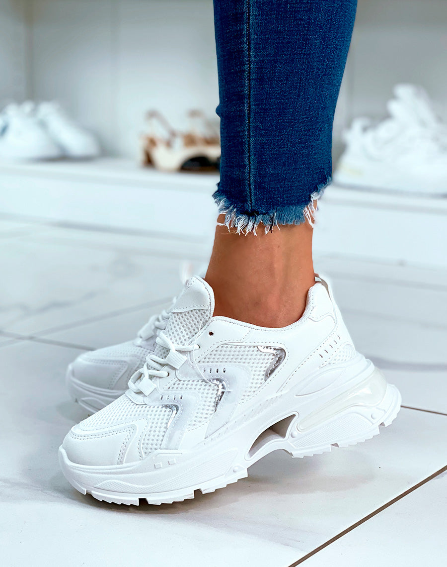 Baskets blanches aux multiples détails originaux