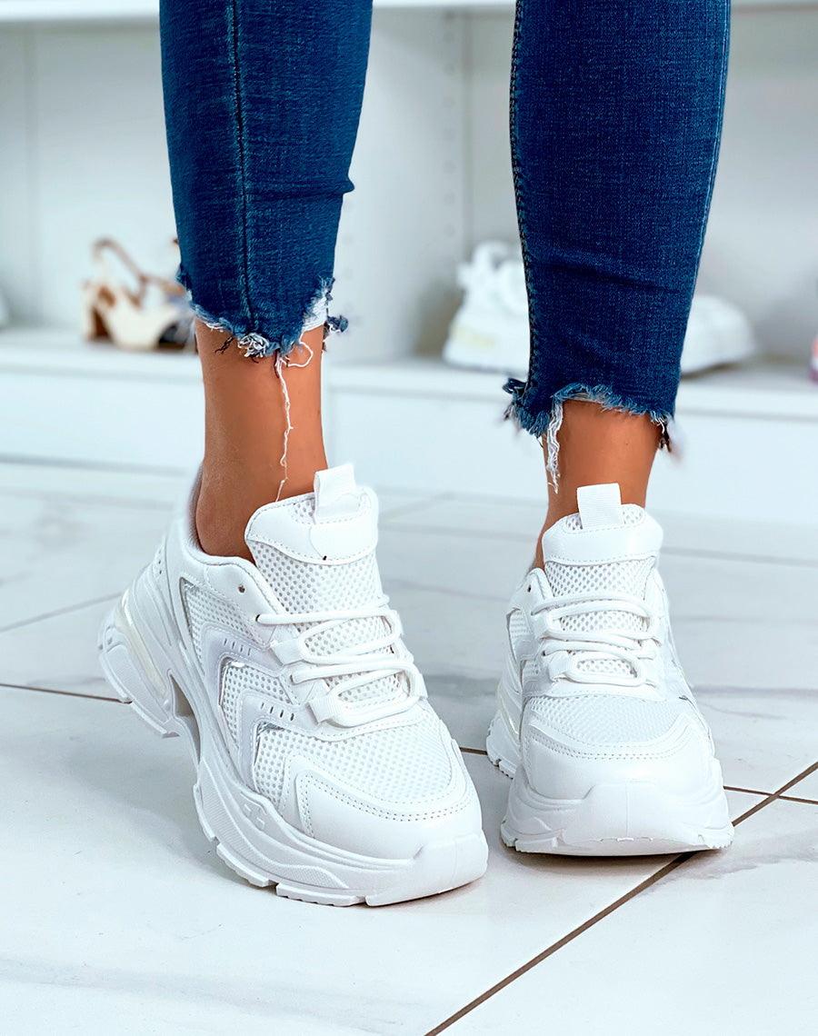 Baskets blanches aux multiples détails originaux