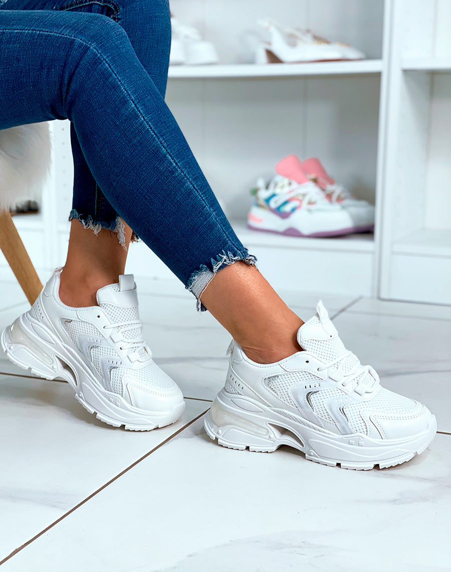 Baskets blanches aux multiples détails originaux