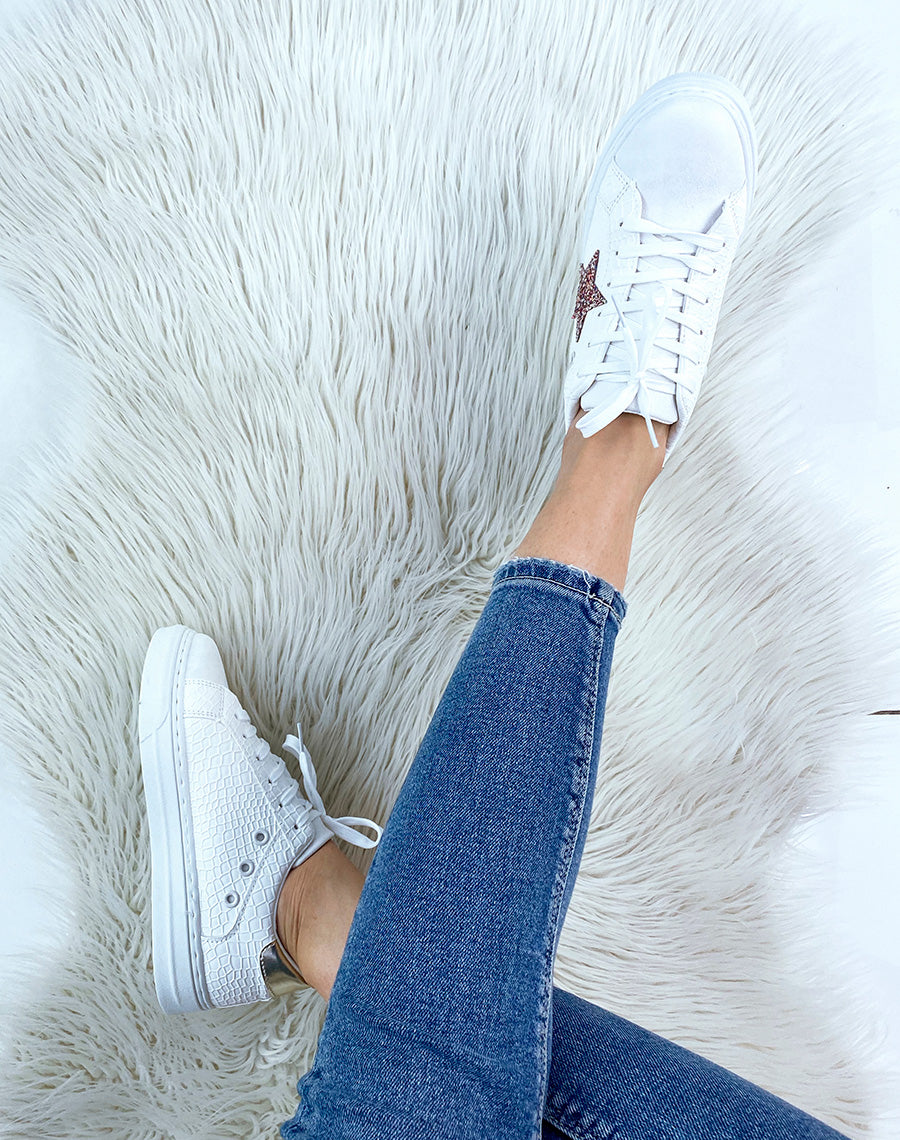 Baskets blanches avec détails en forme d’étoile