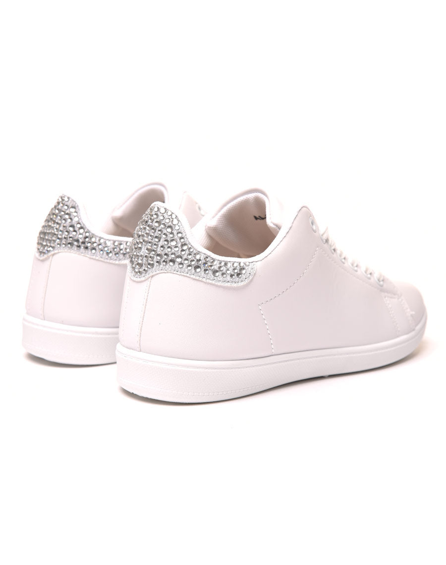 Baskets blanches avec détails strass argentés à l'arrière