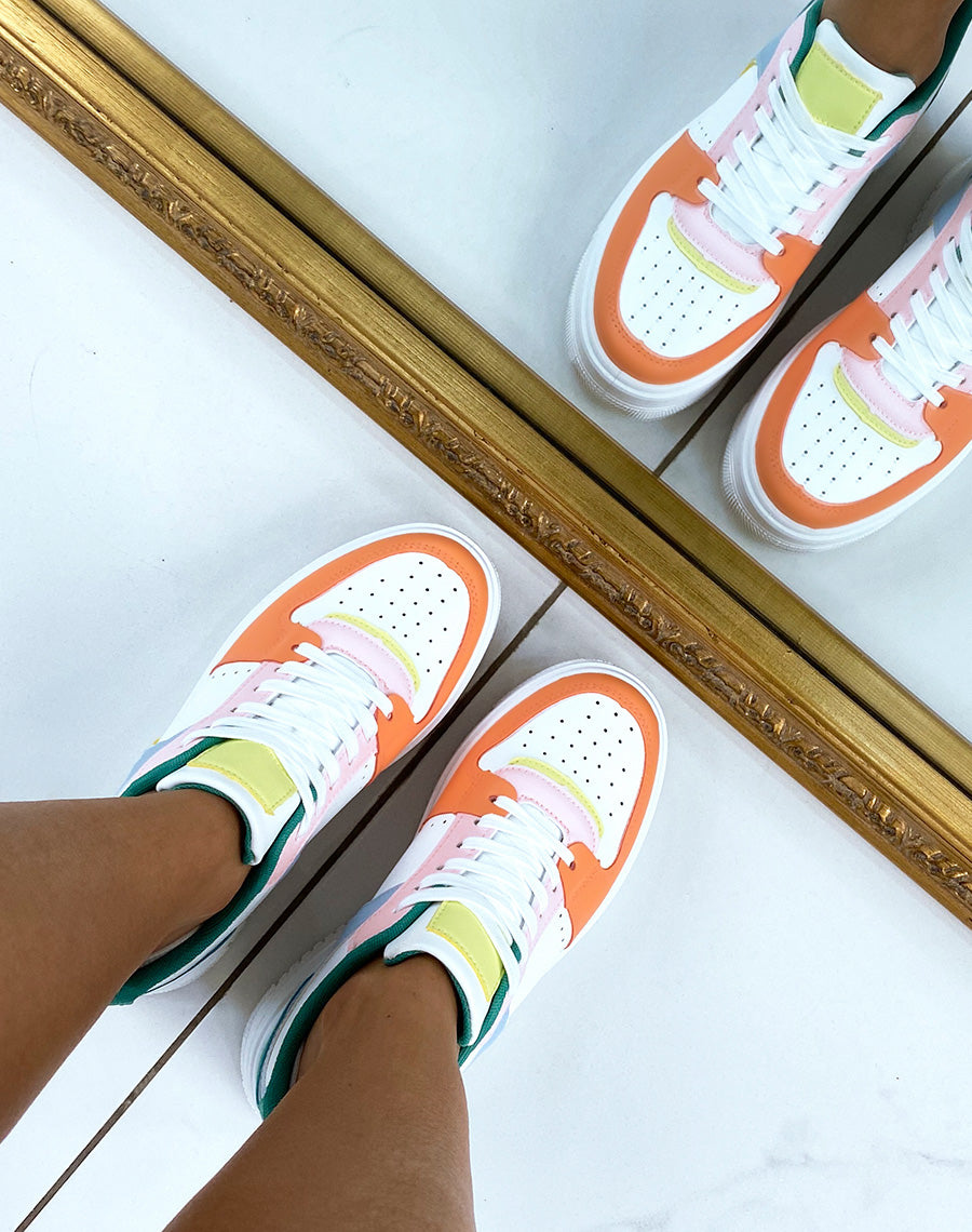 Baskets blanches avec empiècements colorés et à grosse plateforme