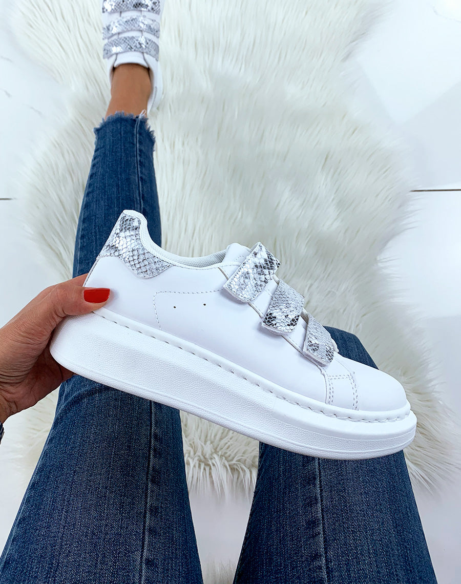 Baskets blanches avec scratchs à plateforme