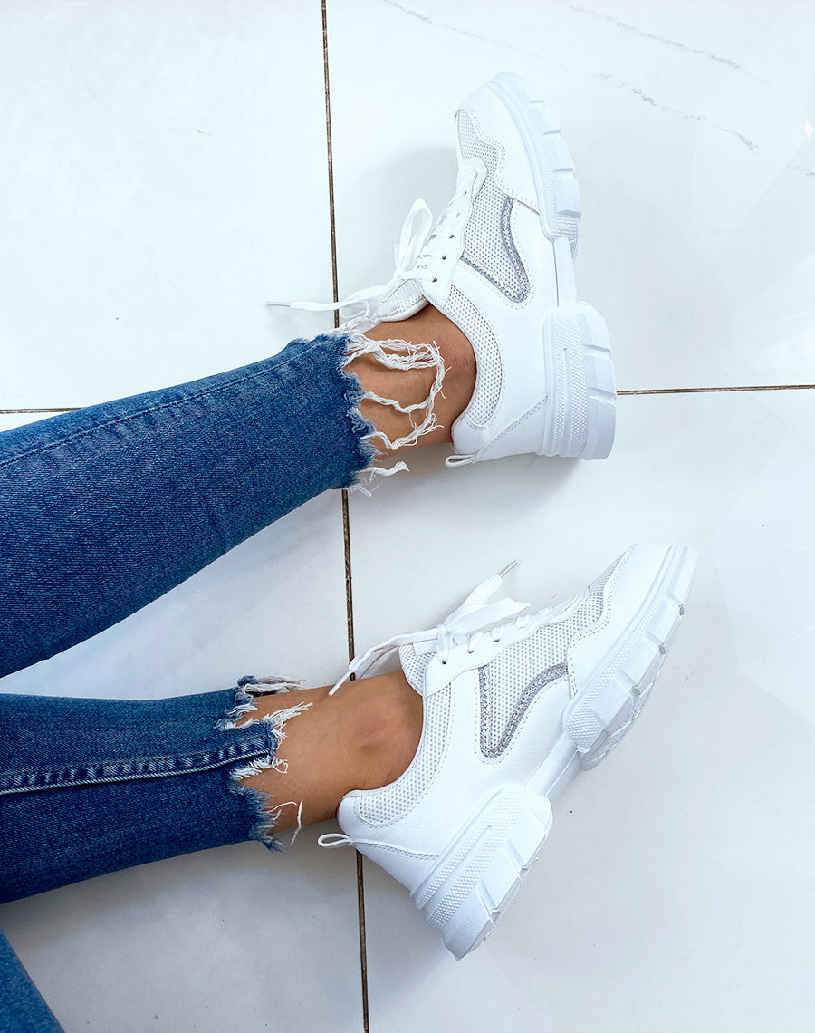 Baskets blanches bi-matières à empiècements argentés