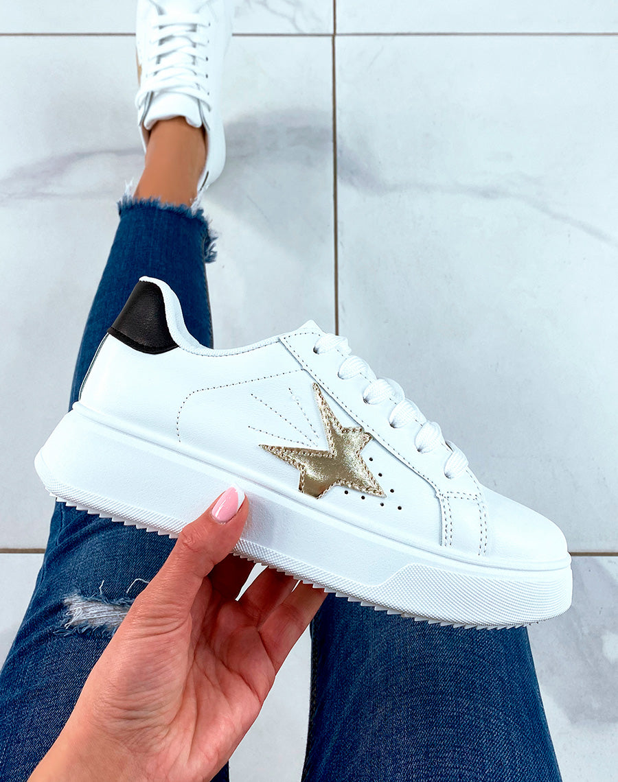 Baskets blanches à détails étoile dorée