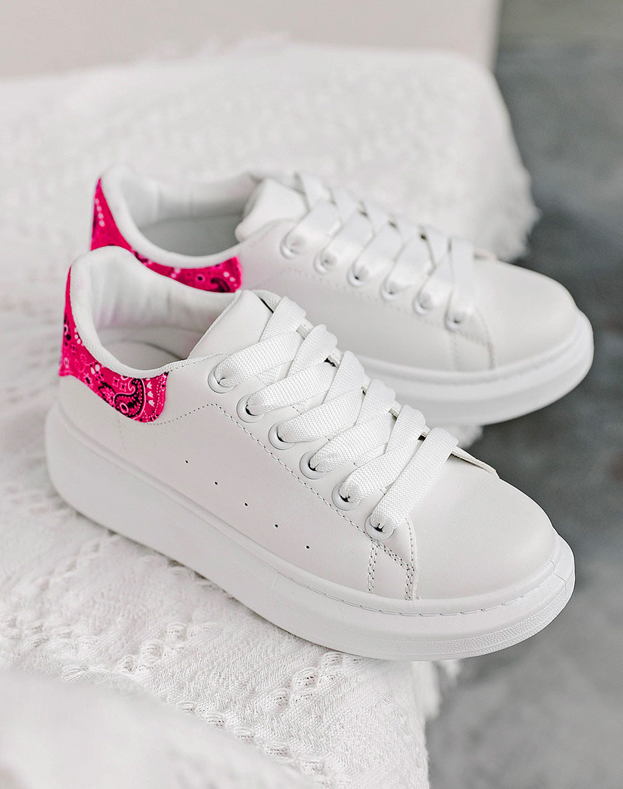 Baskets blanches à empiècements arrière rose fushia aztèque