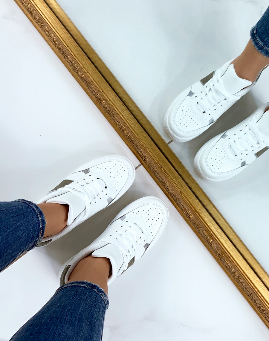 Baskets blanches à empiècements croco et kakis et argentés