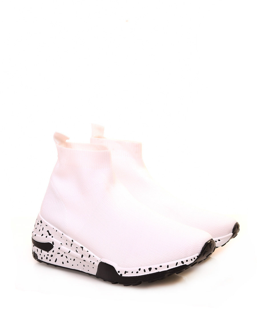Baskets blanches en forme de chaussettes à semelles fantaisies