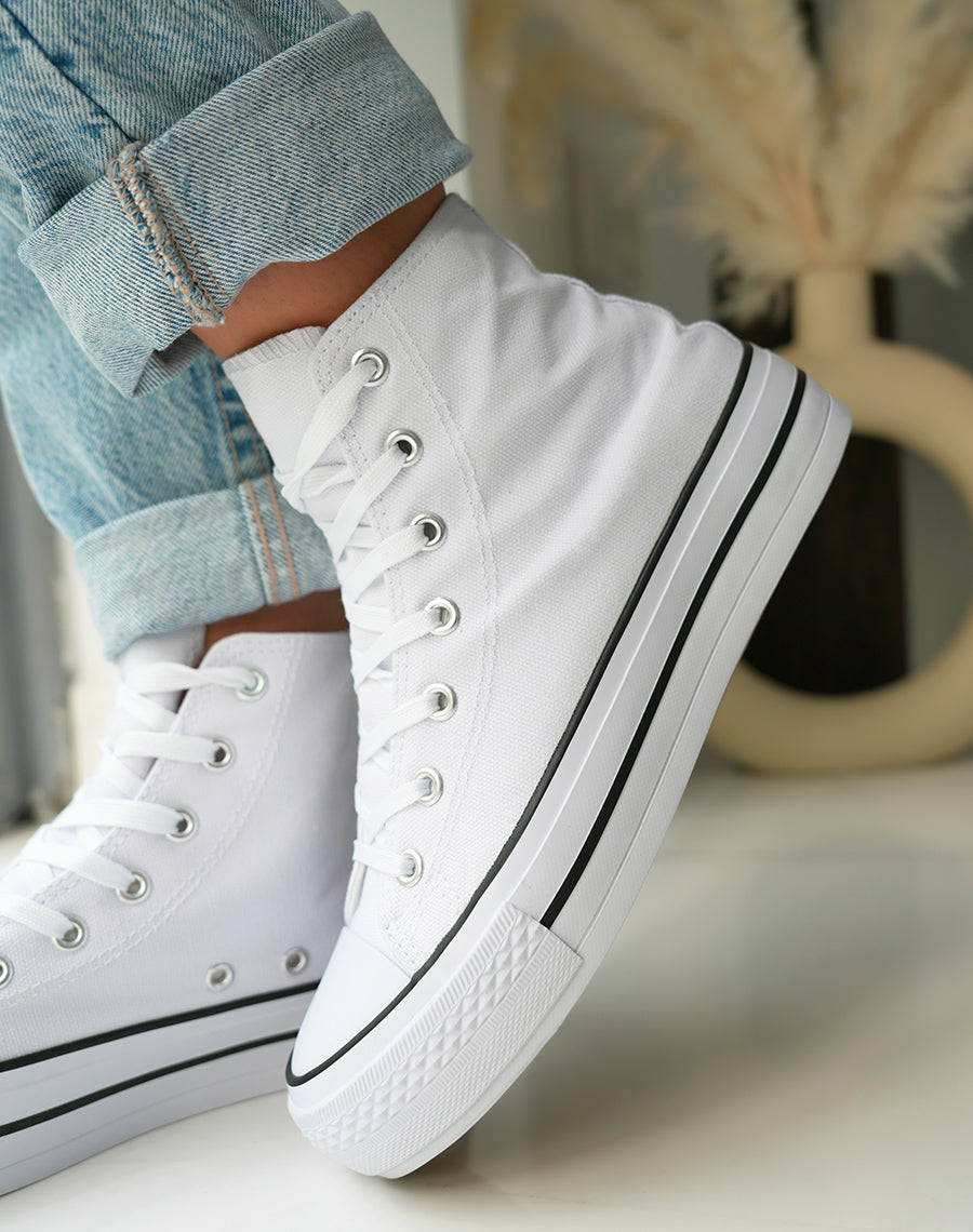 Baskets blanches en toile montantes