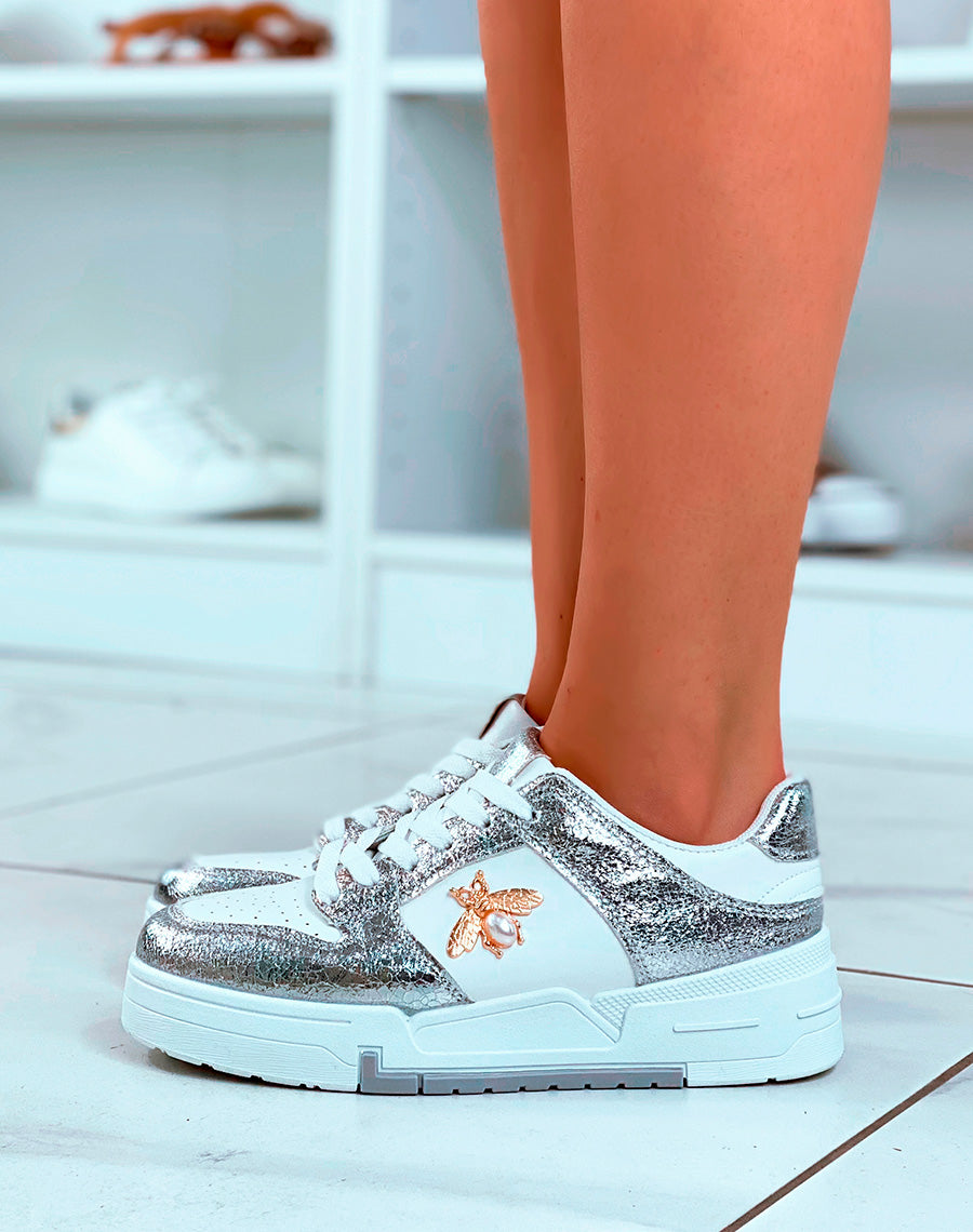 Baskets blanches et argentées à bijoux abeille