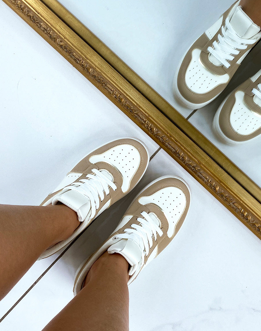 Baskets blanches et beiges