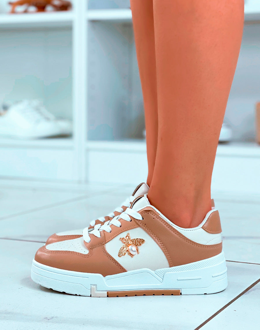 Baskets blanches et beiges à bijoux abeille