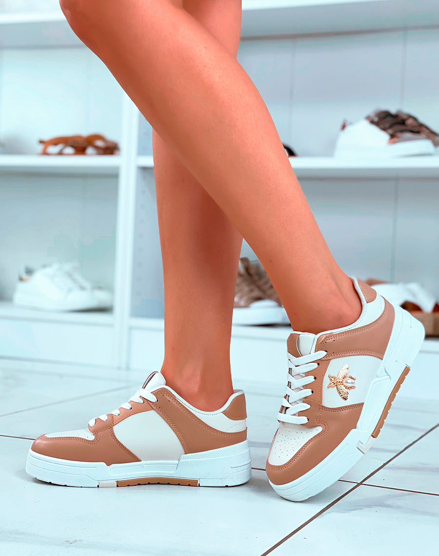 Baskets blanches et beiges à bijoux abeille