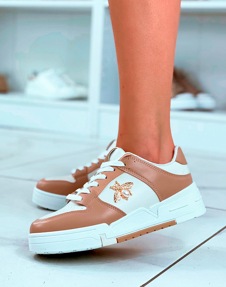 Baskets blanches et beiges à bijoux abeille