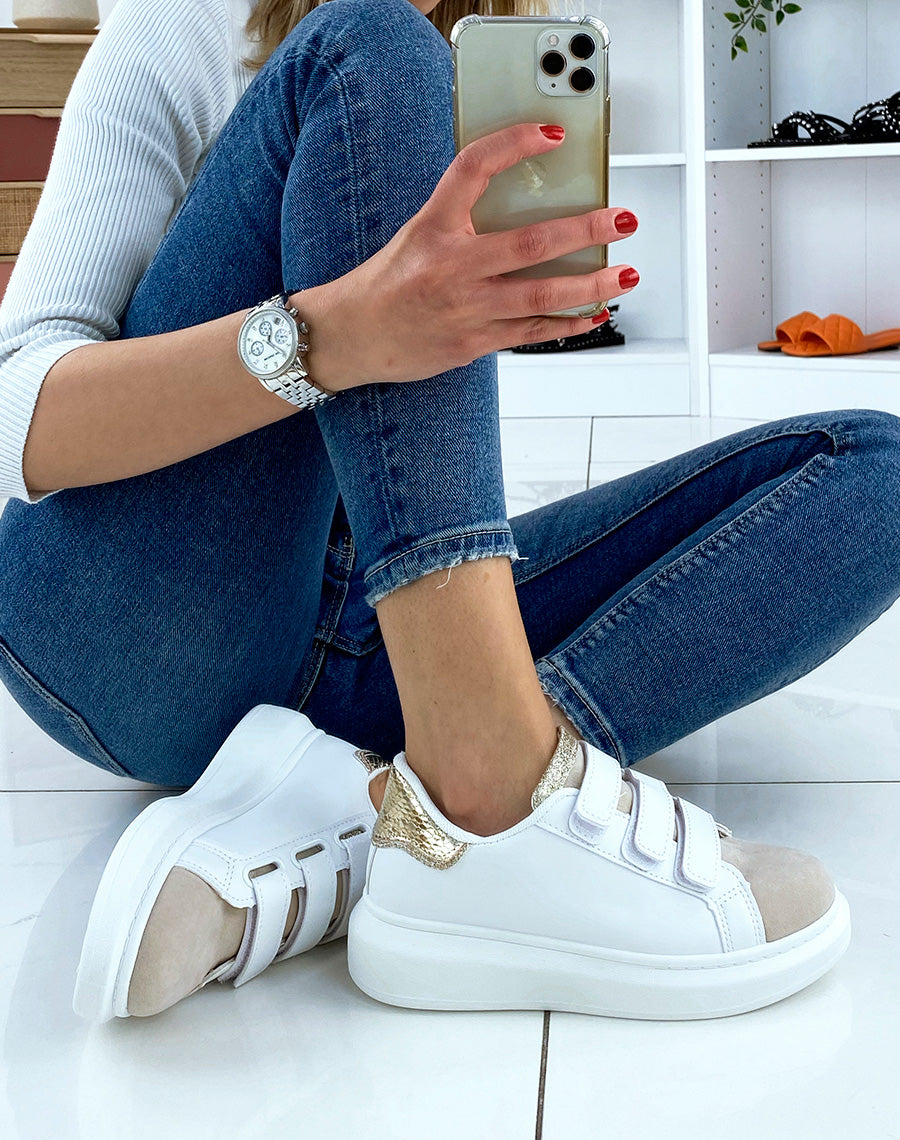 Baskets blanches et beiges à scratch et empiècement doré