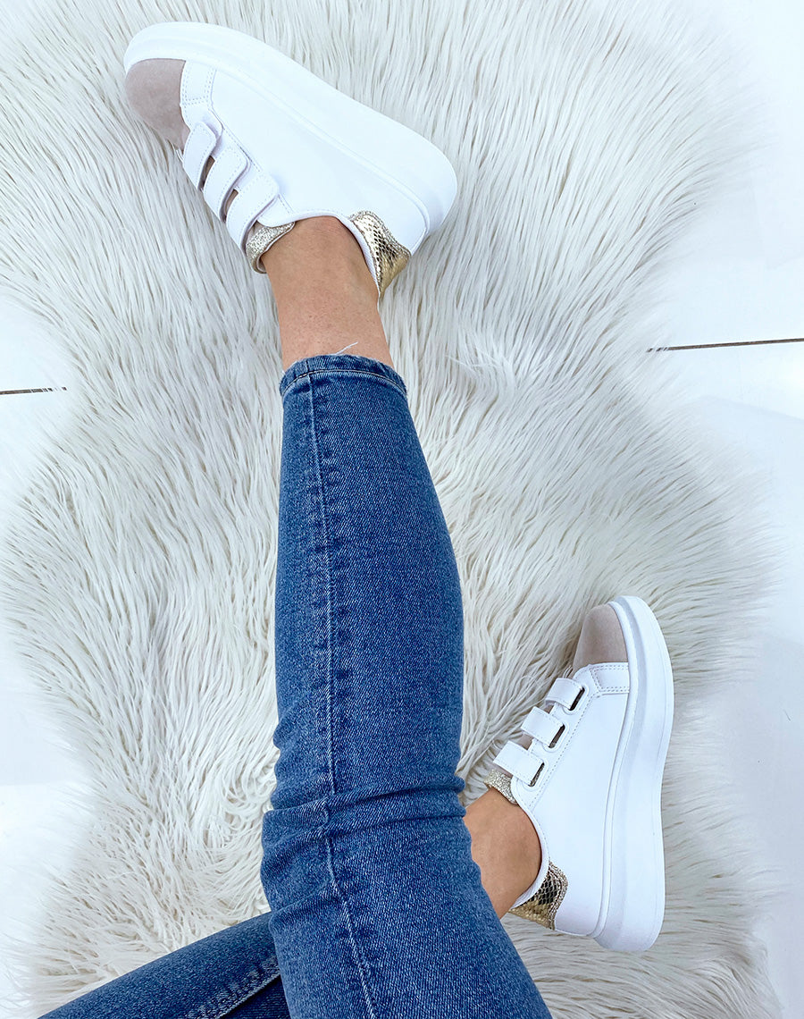 Baskets blanches et beiges à scratch et empiècement doré