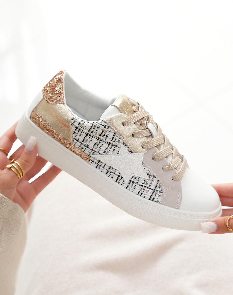 Baskets blanches et dorées avec empiècement en tweed