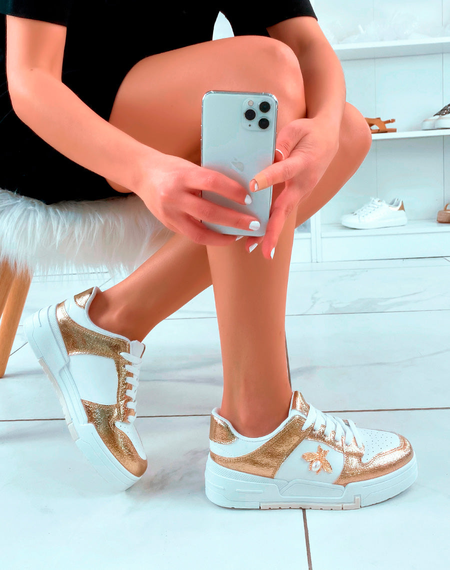 Baskets blanches et dorées à bijoux abeille