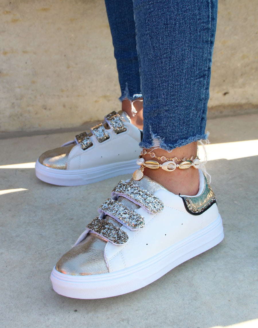 Baskets blanches et dorées à scratch